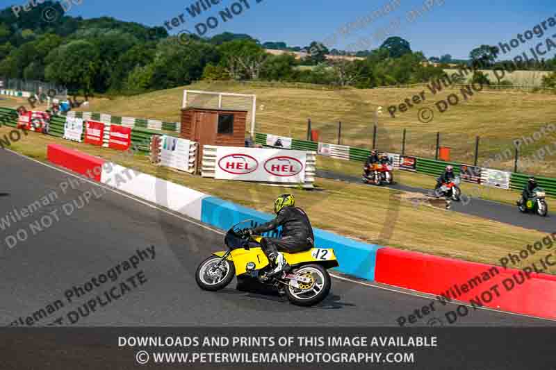 Vintage motorcycle club;eventdigitalimages;mallory park;mallory park trackday photographs;no limits trackdays;peter wileman photography;trackday digital images;trackday photos;vmcc festival 1000 bikes photographs